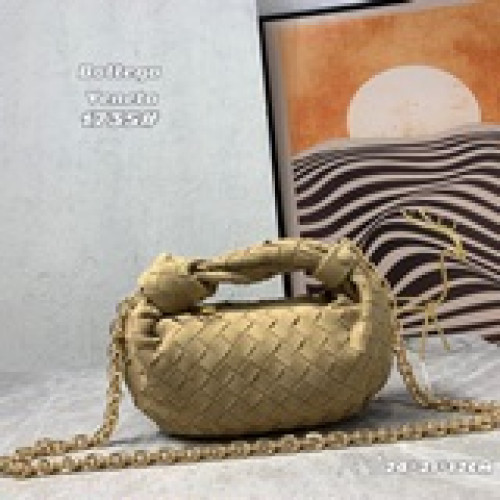 BV秋冬新款磨砂鍊條jodie。Bottega Venetal的Mini Jo