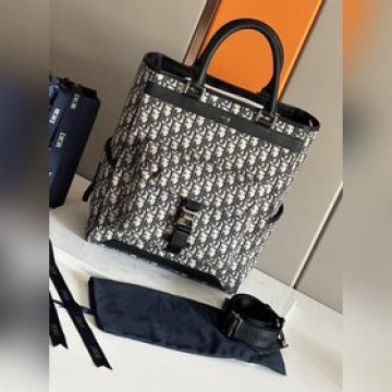 頂級原單Dior Explorer系列通體飾有米色和黑色Oblique印花正