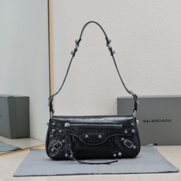 Balenciaga新款腋下包30*15*5