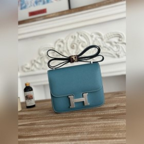 康康 空姐包 顔色：牛仔藍 constance 19cm epsom掌紋小牛皮