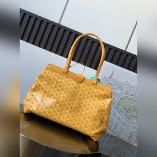 Bellechasse Biaude 小號包(敞篷包)是開口式手提包的結構化替代