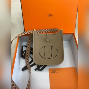 現貨實拍 伊芙琳風衣灰金扣 半手工蜜蠟線縫制，小號17cm彩色肩帶