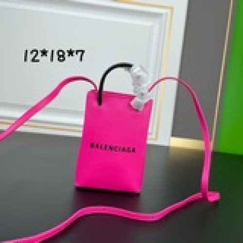 升級版（有序列號）Balenciaga巴黎世家手機包十字紋新款迷你購物袋出貨啦