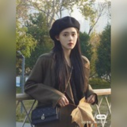 配盒子羊紋lady dior 珍珠手拿包  配盒子這款手拿包是本季，頂部搭配手