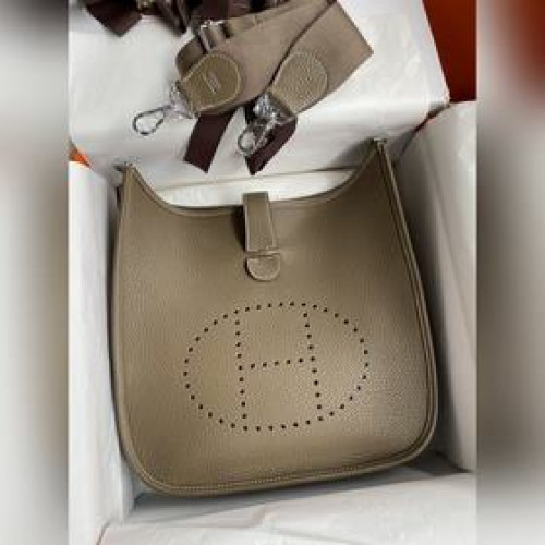 現貨：Evelyn依夫琳28cm 進口TC皮 大象灰 銀扣蠟線