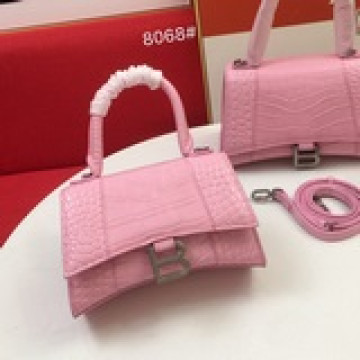 鳄魚紋 迷你，Balenciagα全新推出了帥爆的Hourglass沙漏兩用腰包