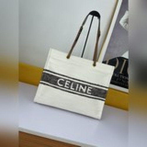 新款出貨 <   Celin*21ss新款 帆布tote沙灘包簡單大方的設計