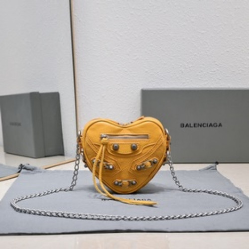 BALENCIA新款Le Cagole Heart 愛心包 心形包 可愛又酷 搭