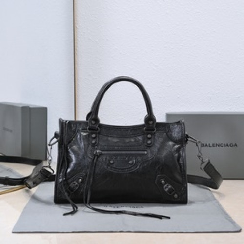 Balenciaga， 時代眼淚 機車包經典系列重現，時尚潮流，比舊版更簡潔大方