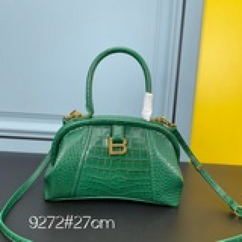 Balenciag＊Editor沙漏餃子包 BB新推出有一種獨特的魅力 讓人一眼