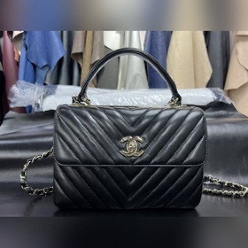 頂級進口原廠皮 所見即所得！  Chanel Trendycc V格 黑金 正