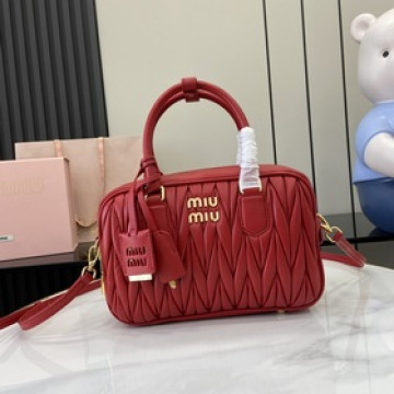 【新品】Arcadie Matelasse羊皮革中號保齡球手提包/斜挎包～大紅色