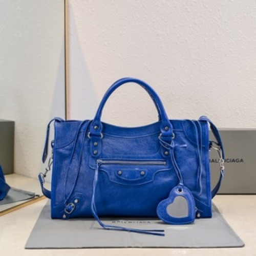 Balenciaga，新款機車包經典系列重現，時尚潮流，比舊版更簡潔大方，輕巧，