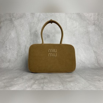 5BB117(肉桂棕) MiuMIUMIU新品燈芯絨公文包，時尚與經典的完全融合