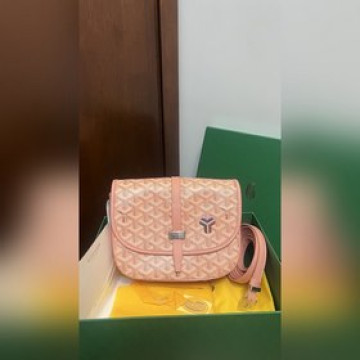 頂級進口原廠皮免稅版本goyard Belvédère 小號單扣郵差包配有靈巧的