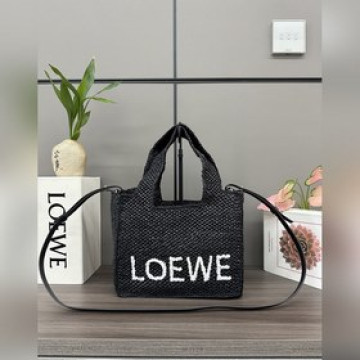 LOEWE 新款 小號酒椰纖維Font Tote 手袋 是一款長方體手袋，飾有對