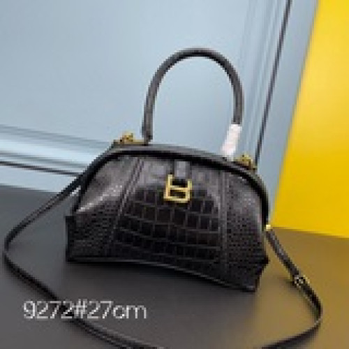 Balenciag＊Editor沙漏餃子包 BB新推出有一種獨特的魅力 讓人一眼