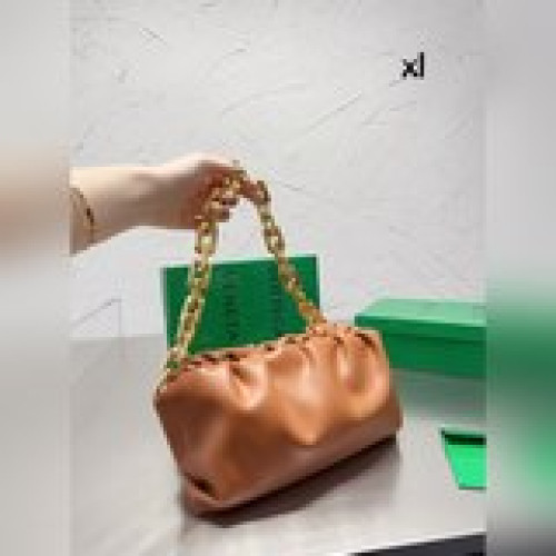 配盒size：28 13cmThe Chain pouch葆蝶家！！B