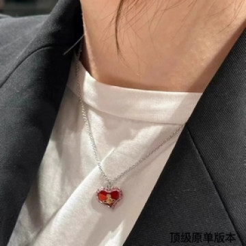 西太後愛心鑲鑽項鍊火遍全網的西太後項鍊安排上了～土星是西太後設計中的經典元素，