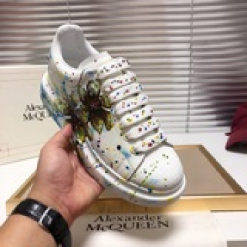 獨家潮牌現貨——【AIexanderMcQUEEN】麥昆——新款，情侶款，獨特工