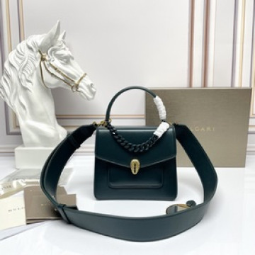 BVLGARI Serpenti Forever 系列 具有現代氣息、都市風情
