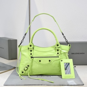 Balenciaga長款腋下包，尺寸：34 cm*20 cm*7 cm，顔色：熒