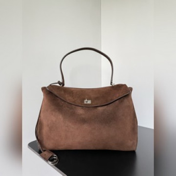Balenciaga Rodeo 好不容易搶到的Rodeo！！！柔軟的大廓形包包