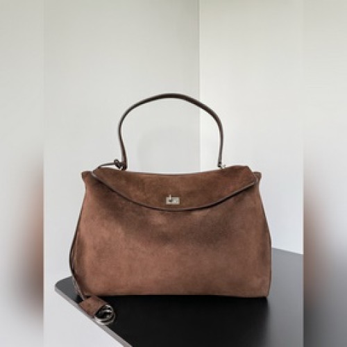 Balenciaga Rodeo 好不容易搶到的Rodeo！！！柔軟的大廓形包包