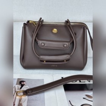 馬德裡 小號巧克力 尺寸：23.5*10*19cm Madrid 具有柔軟的結構