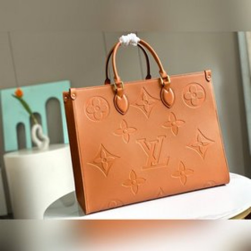 海外原單44925大號兩色回貨，Onthego 手袋以 Monogram Emr