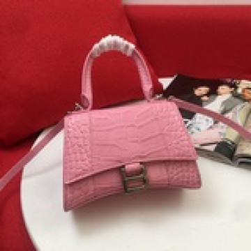 鳄魚紋 迷你，Balenciagα全新推出了帥爆的Hourglass沙漏兩用腰包