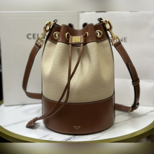 正品級新品上線喜歡水桶包者的福音來啦～ Celine 23 早秋新款這款包