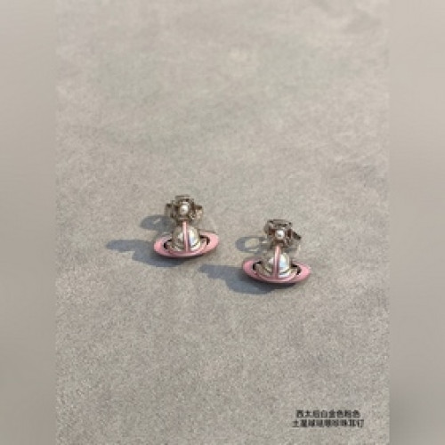 西太後Vivienne土星手繪琺琅星球耳環 女人必備單品list裡，首飾是整體搭