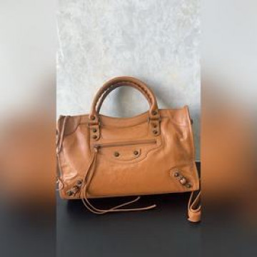 Balenciaga CITY 最具标志性手袋Le City系列 2026該系列