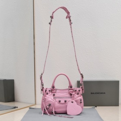 正品級  balenciaga巴黎世家最新款Neo cagole機車包出貨啦！