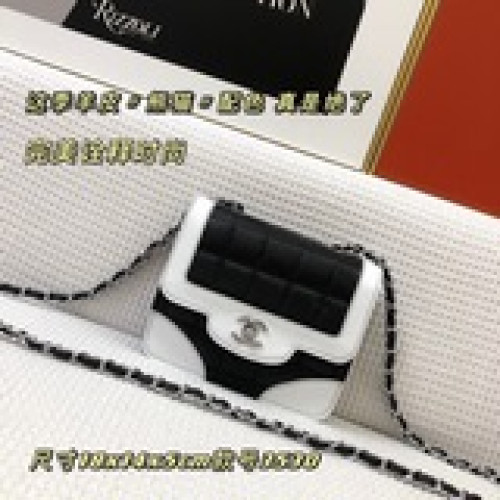 這季羊皮〃熊貓〃配色戳中了 國寶級黑白配色真是絕了！完全輕松的時髦！羊皮更耐磨耐