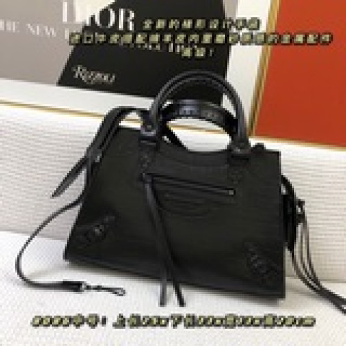 大號 鳄魚2023 Balenciaga寶藏系列秋冬機車包 新寵登場啦！全新的梯