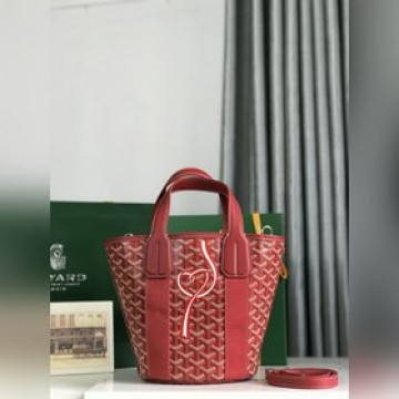BELHARRA小號包是陽光下度假的完美伴侶，其标志性的水桶形狀和大開口設計，可