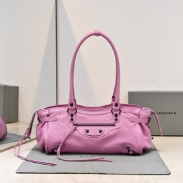 Balenciaga長款胯下長挽機車包，顔色：玫粉
