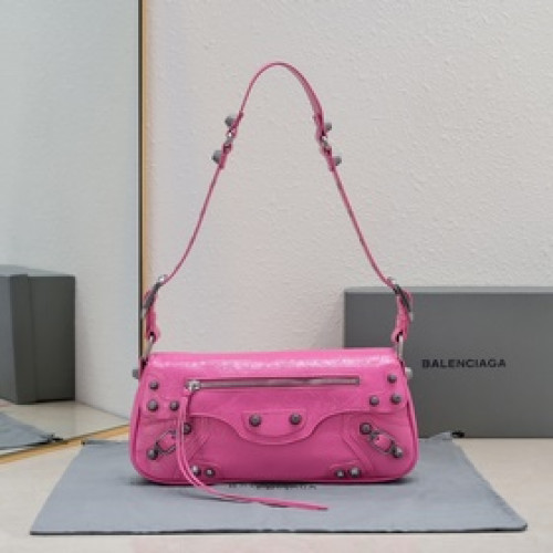 Balenciaga新款腋下包30*15*5
