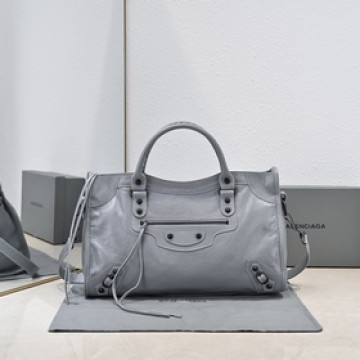 2026Balenciaga款 顔色，機車包經典系列重現，時尚潮流，比舊版更簡潔