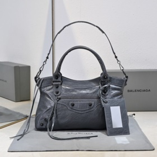 Balenciaga長款腋下包，尺寸：34 cm*20 cm*7 cm，顔色：深