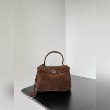 Balenciaga Rodeo 好不容易搶到的Rodeo！！！柔軟的大廓形包包