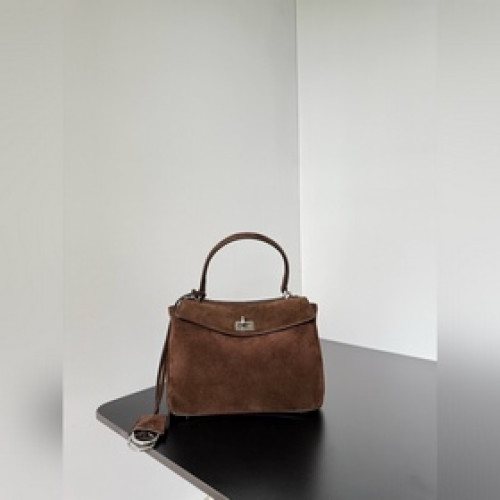 Balenciaga Rodeo 好不容易搶到的Rodeo！！！柔軟的大廓形包包