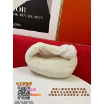 新款mini #最新設計打結tote包還保留了BV一直原有的編織元素的同