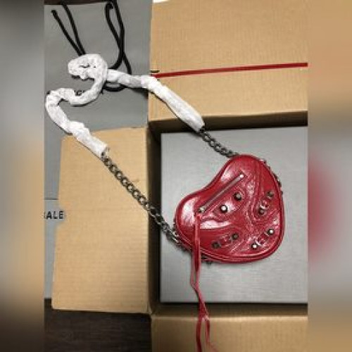 原單巴黎，BALENCIAGA新款Le Cagole Heart，和CHANEL
