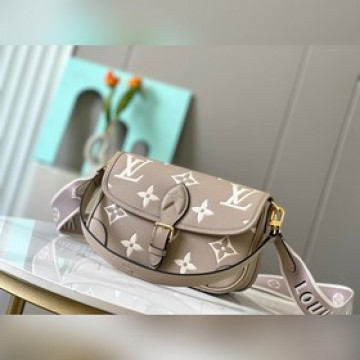 頂級原單，46388絲印本款 Diane 手袋取材路易威登經典 Monogram