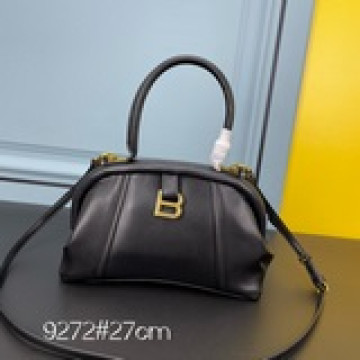 Balenciag＊Editor沙漏餃子包 BB新推出有一種獨特的魅力 讓人一眼