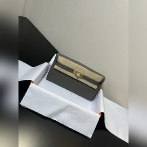 Kelly woc熱銷款，每個人必收款，實用，多用處，細節圖 顔色錫器灰，皮質