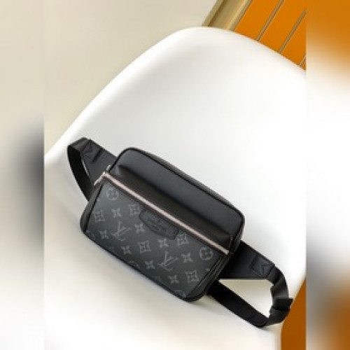 頂級原單 M30245 黑色 限量版 Outdoor 腰包糅合 Monogram